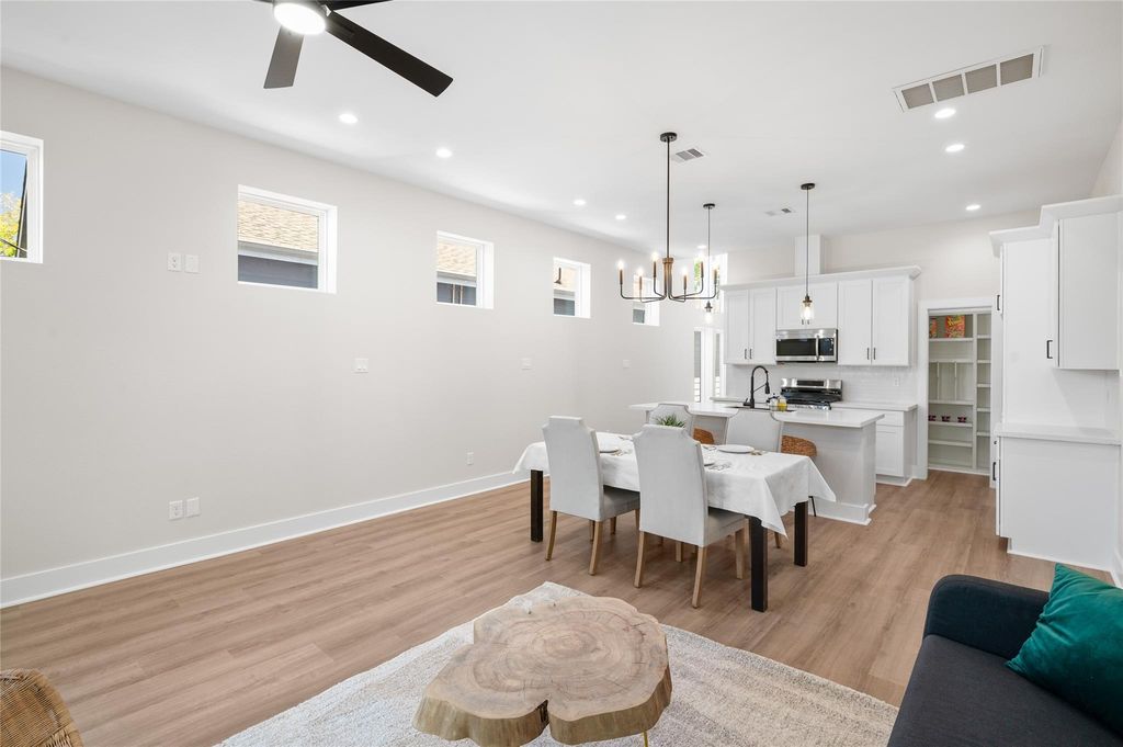 921 East 38th Street, Houston, TX 77022