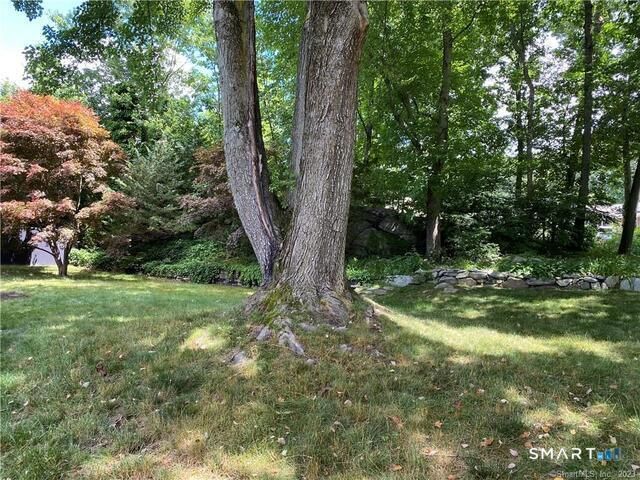 10 Donohue Drive, Norwalk, CT 06851