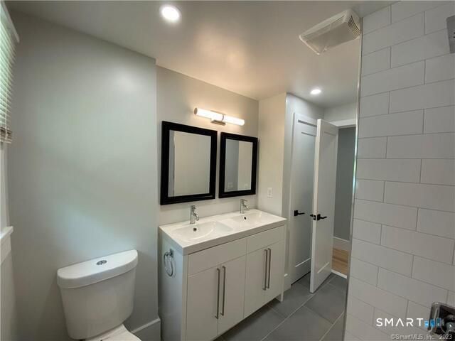 10 Donohue Drive, Norwalk, CT 06851