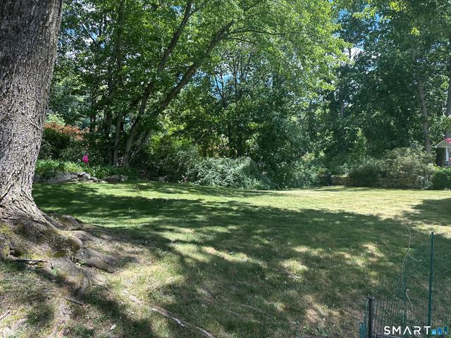 10 Donohue Drive, Norwalk, CT 06851