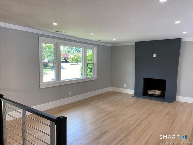 10 Donohue Drive, Norwalk, CT 06851