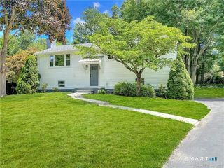 10 Donohue Drive, Norwalk, CT 06851