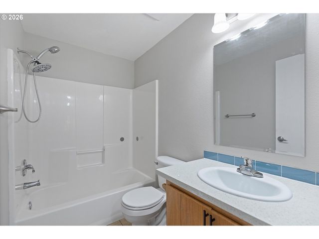 8111 Ne 166TH Ave, Vancouver, WA 98682