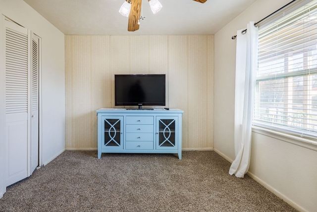 1723 Alhambra Street, Dallas, TX 75217