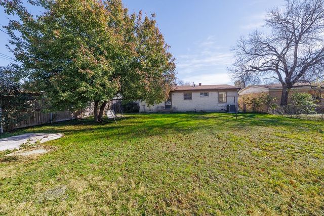 1723 Alhambra Street, Dallas, TX 75217