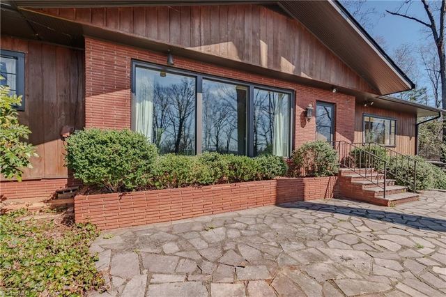 129 Oaklawn Road, Mount Airy, NC 27030