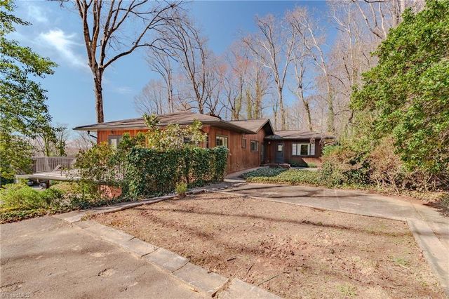 129 Oaklawn Road, Mount Airy, NC 27030