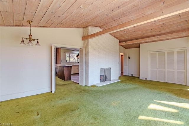 129 Oaklawn Road, Mount Airy, NC 27030