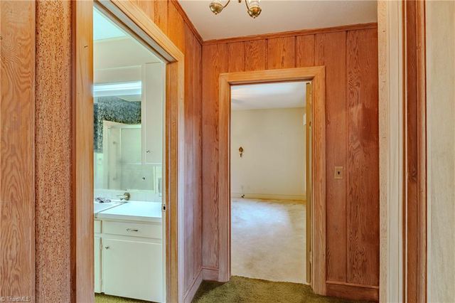 129 Oaklawn Road, Mount Airy, NC 27030