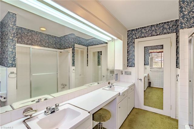 129 Oaklawn Road, Mount Airy, NC 27030