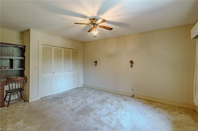 129 Oaklawn Road, Mount Airy, NC 27030