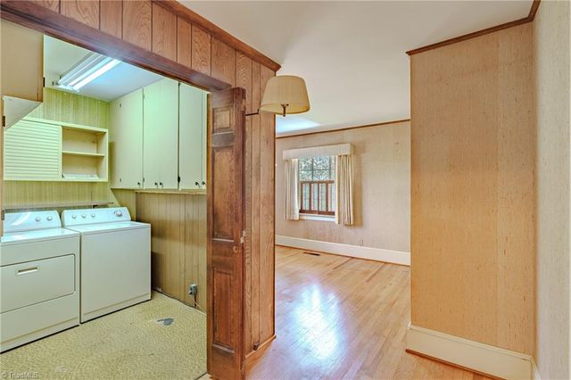 129 Oaklawn Road, Mount Airy, NC 27030