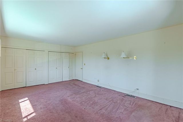 129 Oaklawn Road, Mount Airy, NC 27030