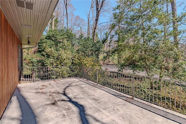 129 Oaklawn Road, Mount Airy, NC 27030