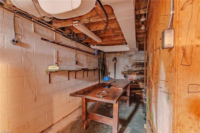 129 Oaklawn Road, Mount Airy, NC 27030