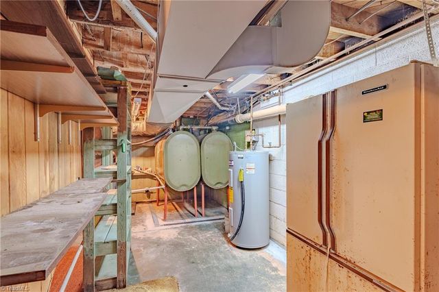 129 Oaklawn Road, Mount Airy, NC 27030