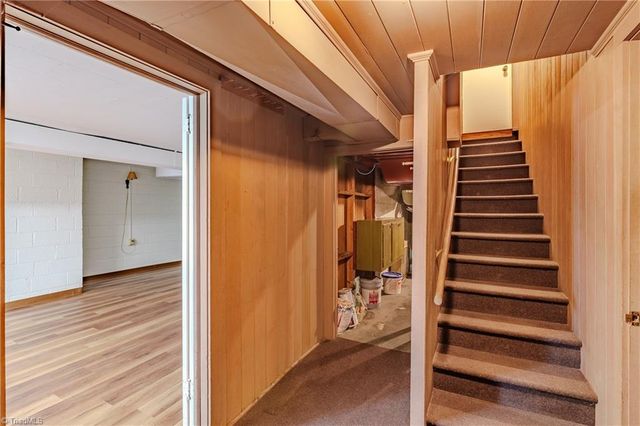 129 Oaklawn Road, Mount Airy, NC 27030