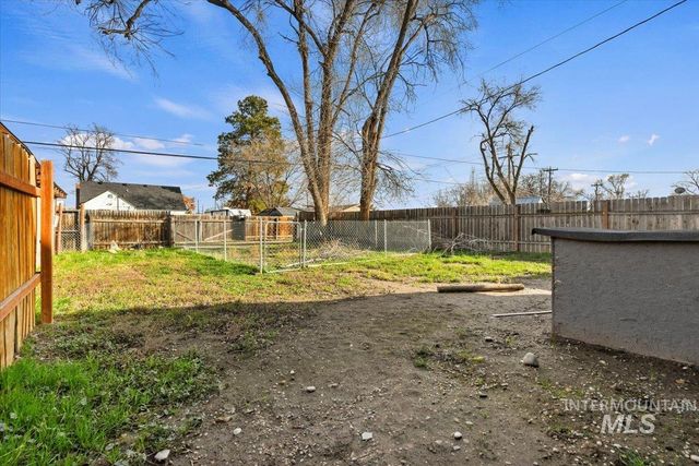 213 E Freeport Street, Caldwell, ID 83605