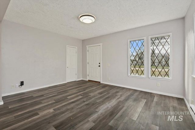 213 E Freeport Street, Caldwell, ID 83605