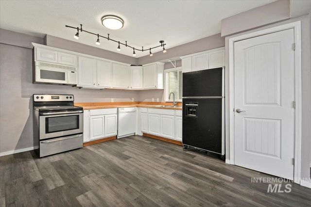 213 E Freeport Street, Caldwell, ID 83605