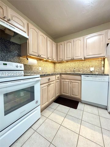 20301 W Country Club Dr 1025, Aventura, FL 33180