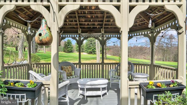 33 ROCK RIDGE RD, Lake Harmony, PA 18624