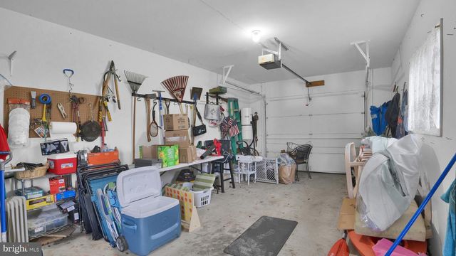 33 ROCK RIDGE RD, Lake Harmony, PA 18624