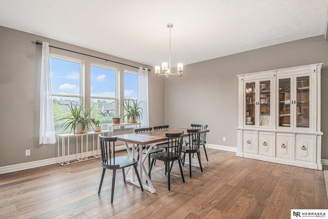 18514 Olive Circle, Omaha, NE 68136