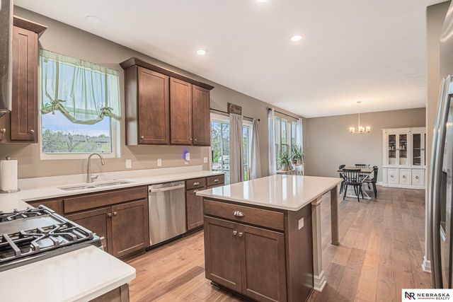 18514 Olive Circle, Omaha, NE 68136