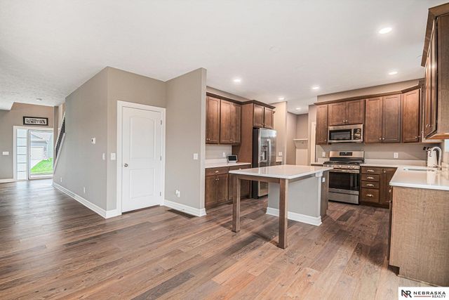 18514 Olive Circle, Omaha, NE 68136