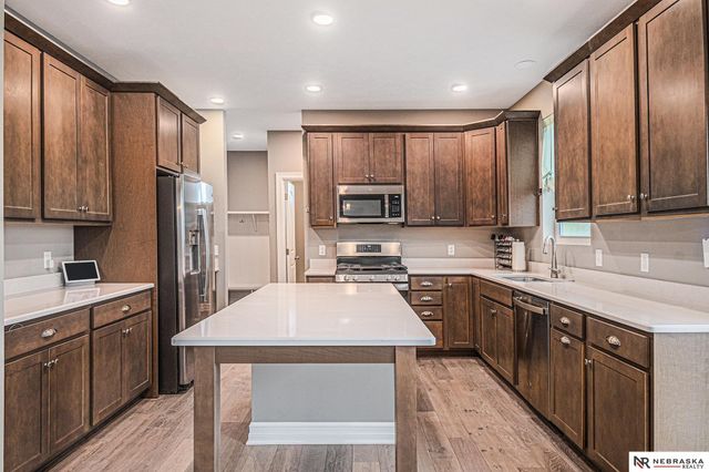 18514 Olive Circle, Omaha, NE 68136