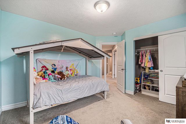 18514 Olive Circle, Omaha, NE 68136