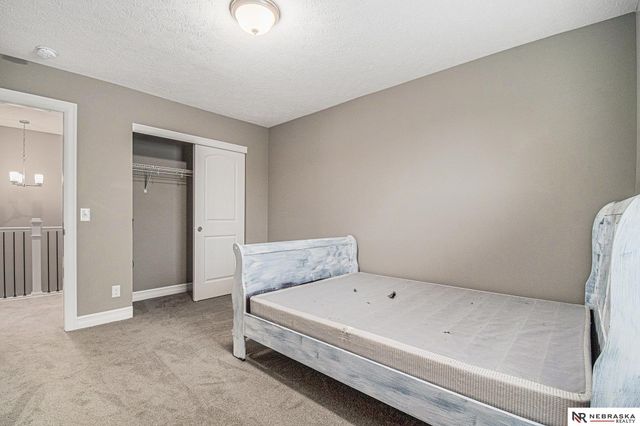 18514 Olive Circle, Omaha, NE 68136