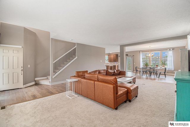 18514 Olive Circle, Omaha, NE 68136