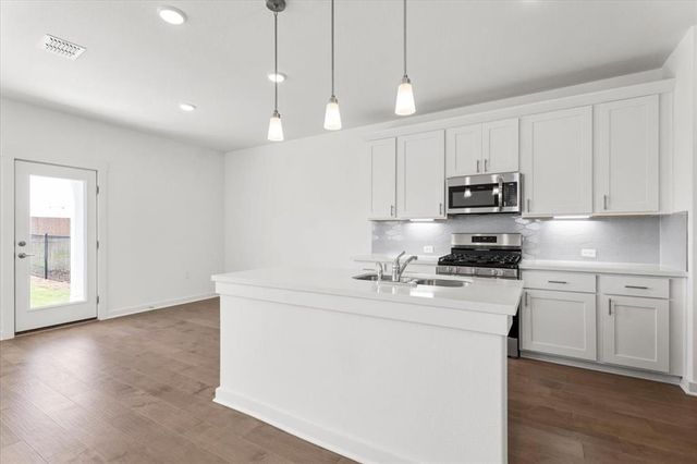 7416 Sparkling Light DR B, Del Valle, TX 78617