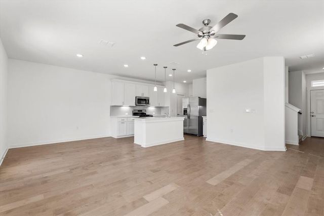 7416 Sparkling Light DR B, Del Valle, TX 78617