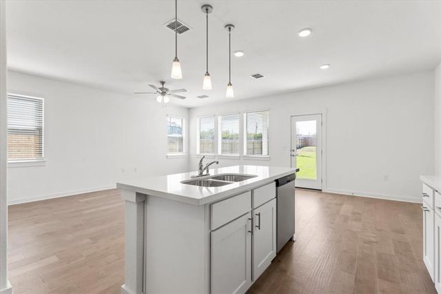 7416 Sparkling Light DR B, Del Valle, TX 78617