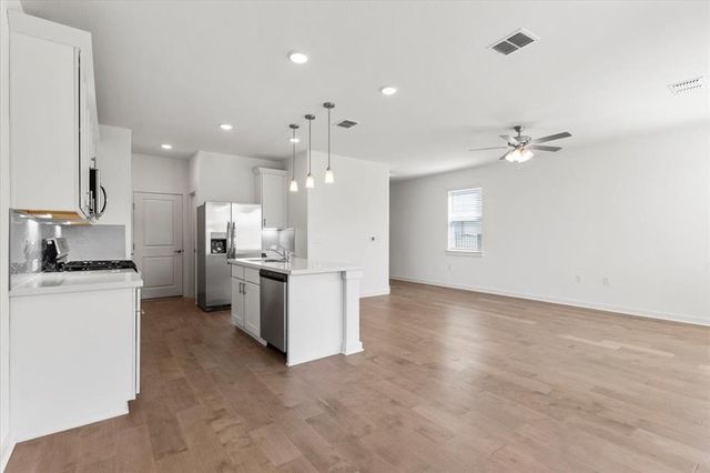 7416 Sparkling Light DR B, Del Valle, TX 78617