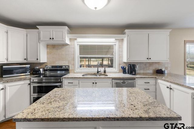 23115 US 79, Jacksonville, TX 75766