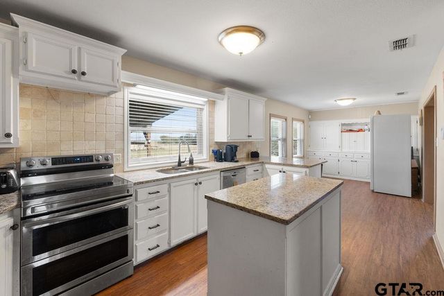 23115 US 79, Jacksonville, TX 75766