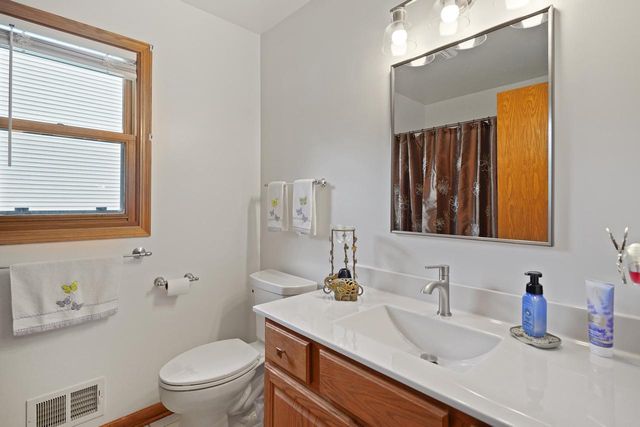 3500 121st STREET, Pleasant Prairie, WI 53158