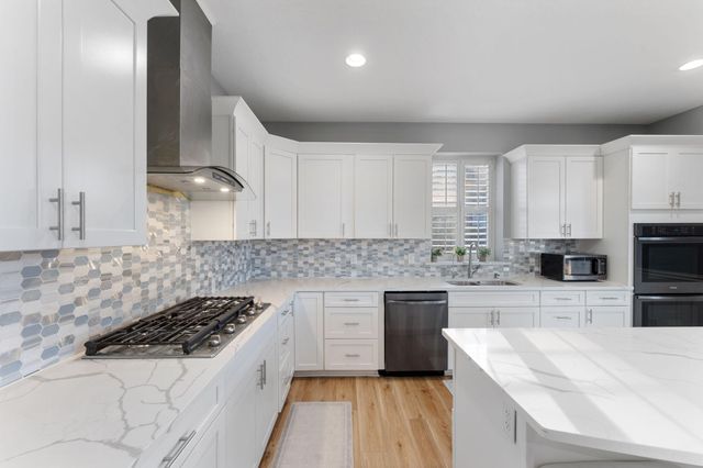 24877 Harvest Meadows Court, Lakeville, MN 55044