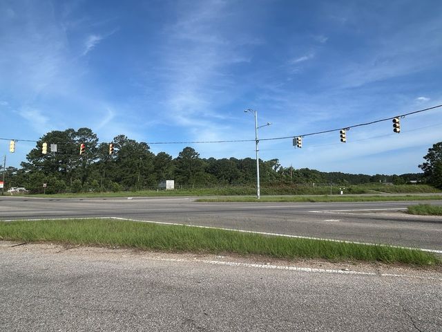 7697 Eddins Rd, Dothan, AL 36301
