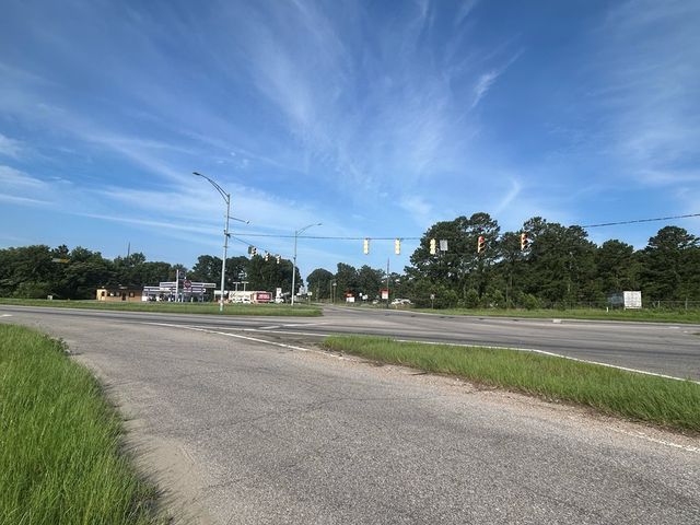 7697 Eddins Rd, Dothan, AL 36301