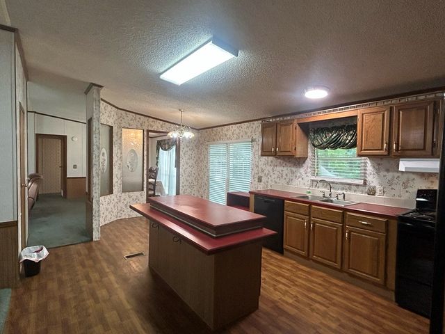 7697 Eddins Rd, Dothan, AL 36301