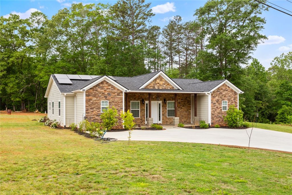 322 Old Shirley Road, Central, SC 29630