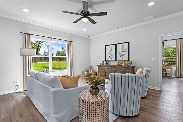 956 Legacy Oaks Dr, Pensacola, FL 32514