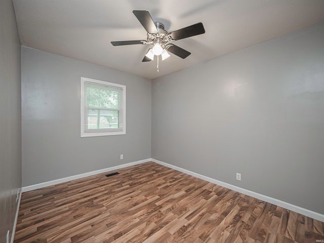 922 Forest Glen Drive, Evansville, IN 47712