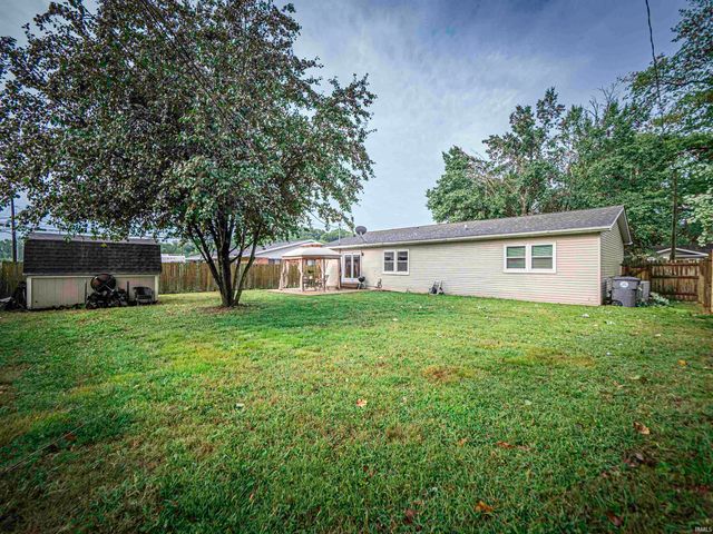 922 Forest Glen Drive, Evansville, IN 47712