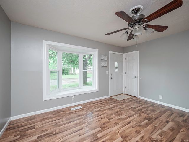 922 Forest Glen Drive, Evansville, IN 47712